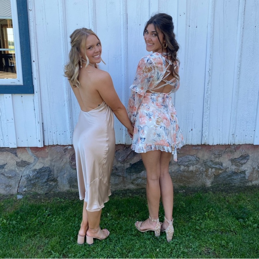 Showpo lace up back dress - Picture 4 of 4